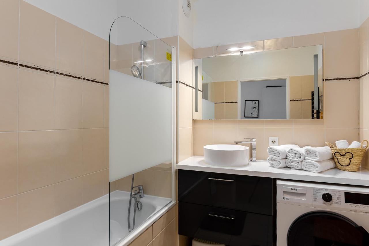 Apartment 2 Bedroomed Near Disneyland Paris With Garden Parking At Serris Esterno foto