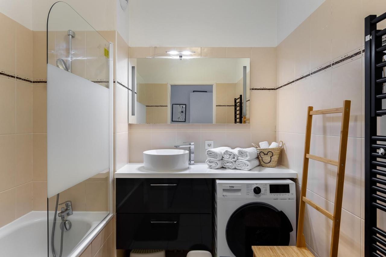 Apartment 2 Bedroomed Near Disneyland Paris With Garden Parking At Serris Esterno foto