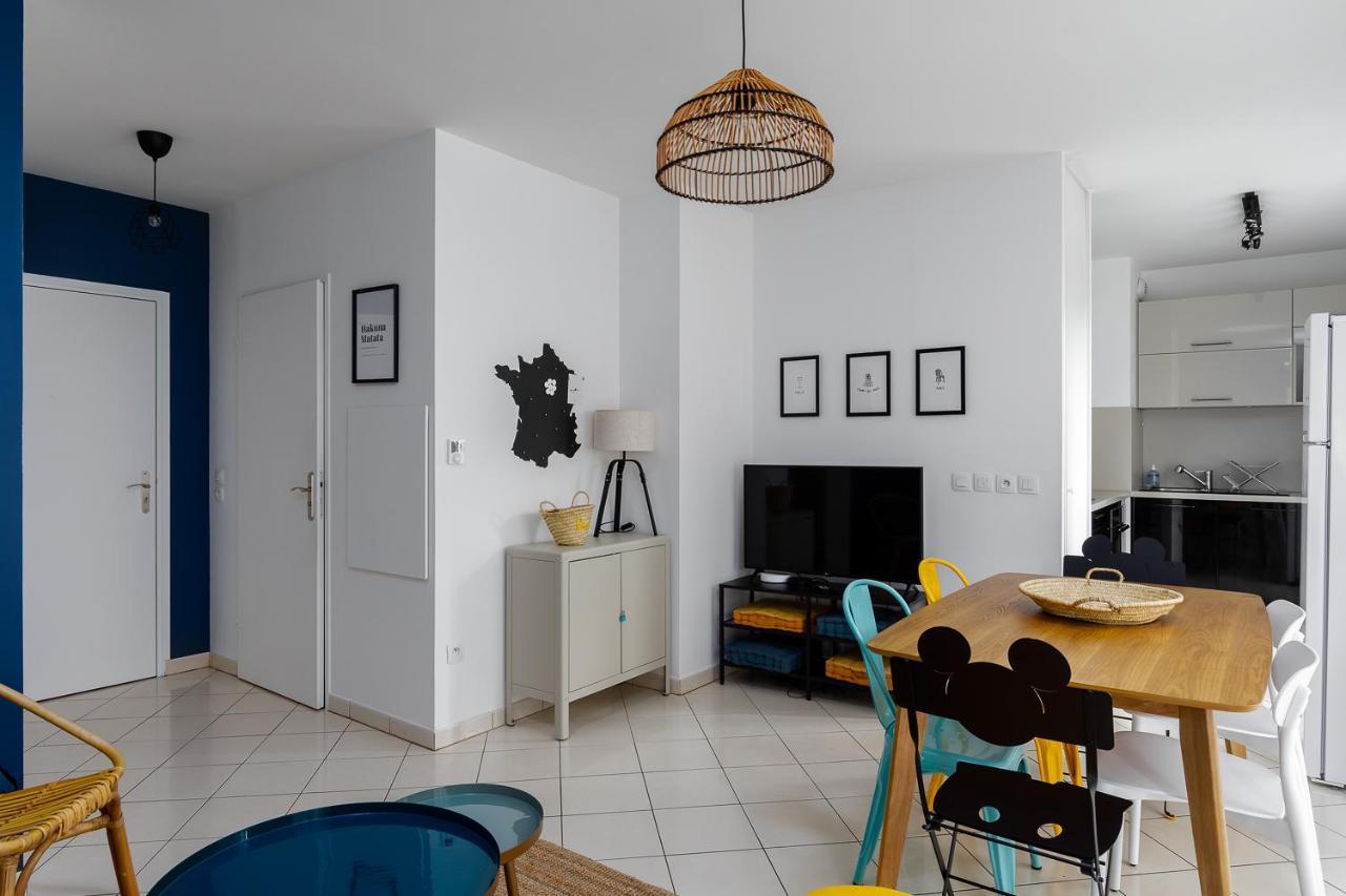 Apartment 2 Bedroomed Near Disneyland Paris With Garden Parking At Serris Esterno foto